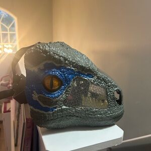 Dinosaur Mask, roars